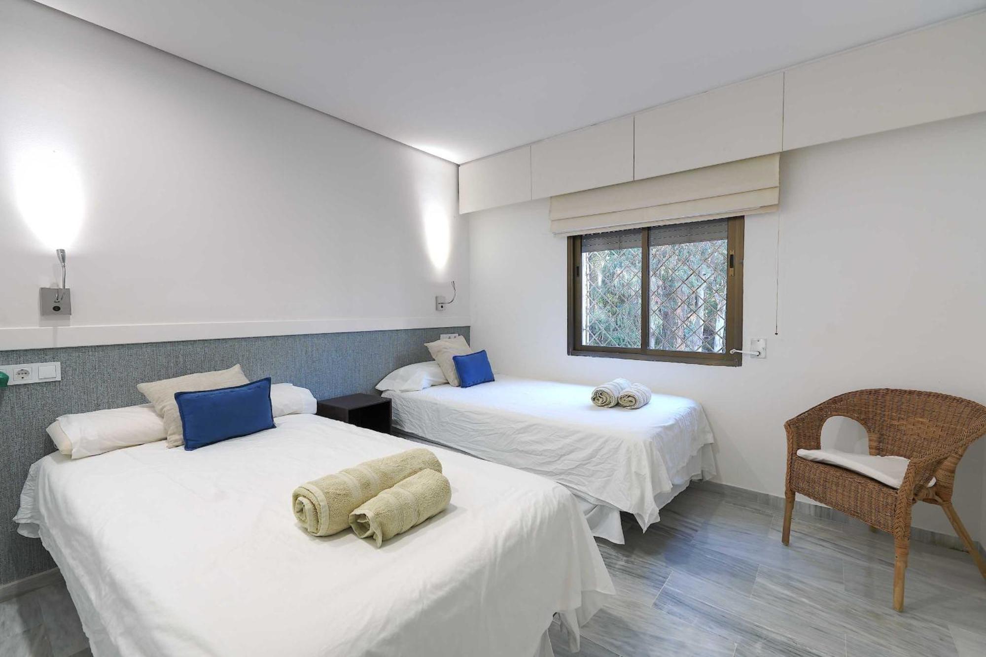 1104 First Line Beach Apartment Golden Beach Pool Марбеля Екстериор снимка