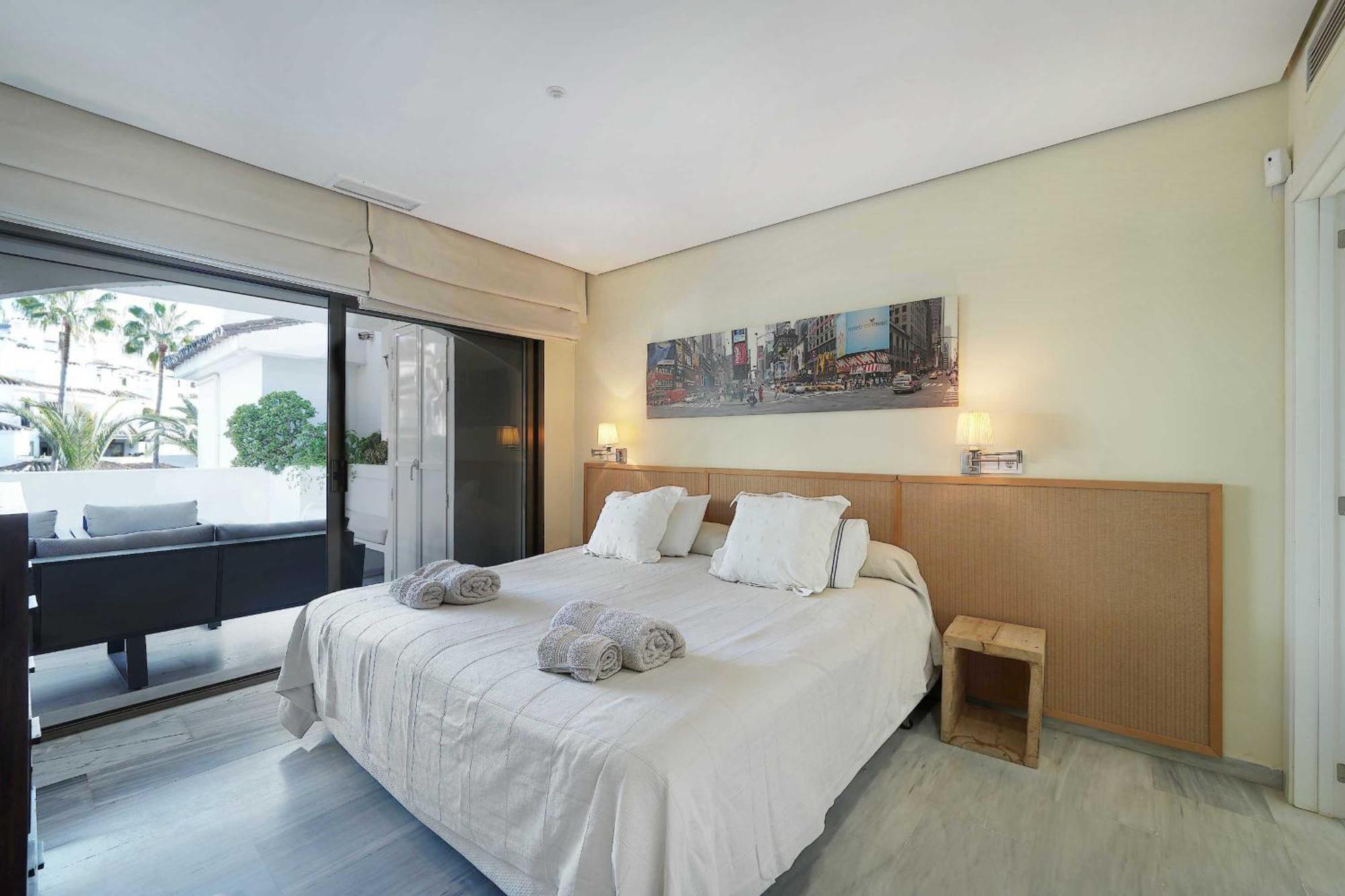 1104 First Line Beach Apartment Golden Beach Pool Марбеля Екстериор снимка