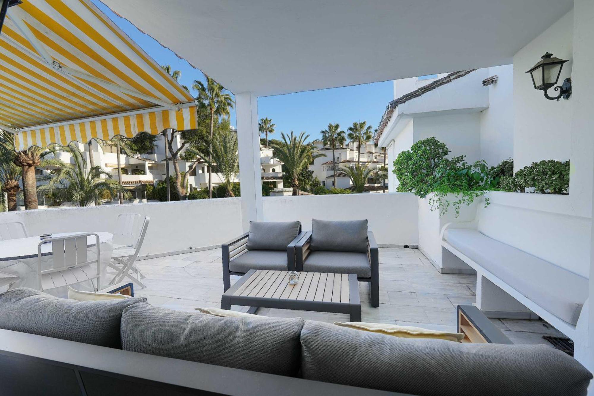 1104 First Line Beach Apartment Golden Beach Pool Марбеля Екстериор снимка